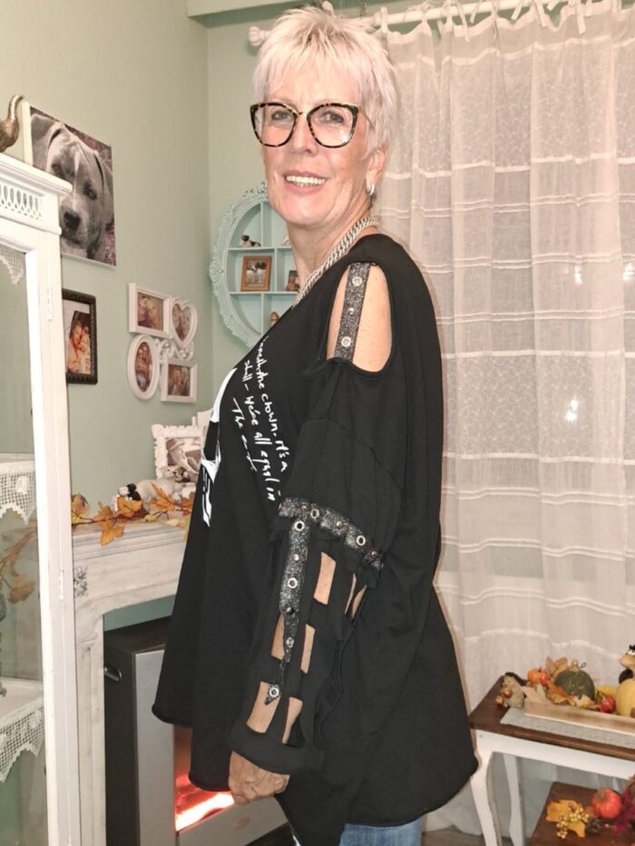 Sweater Skull Cut Out – Bild 3