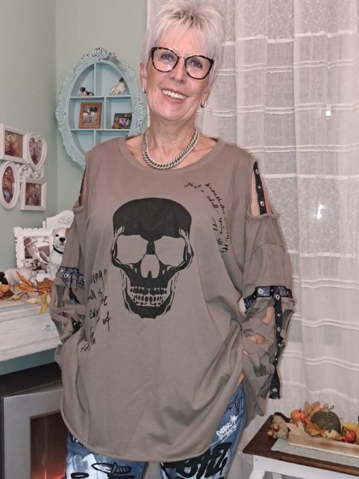 Sweater Skull Cut Out – Bild 5