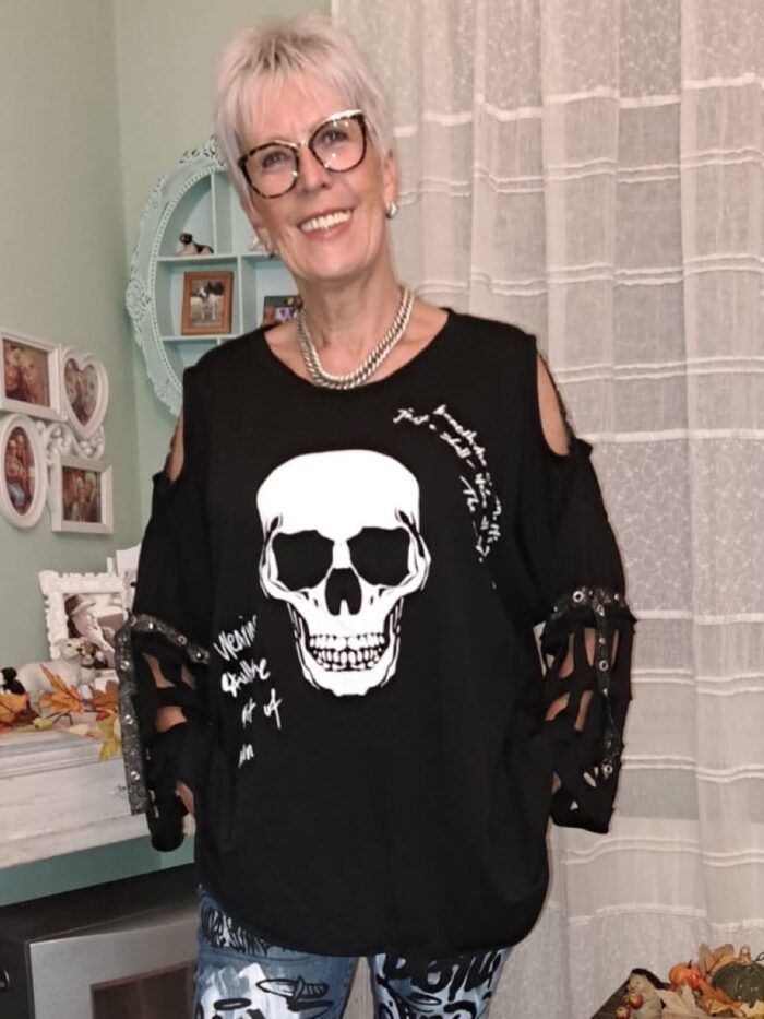 Sweater Skull Cut Out – Bild 2