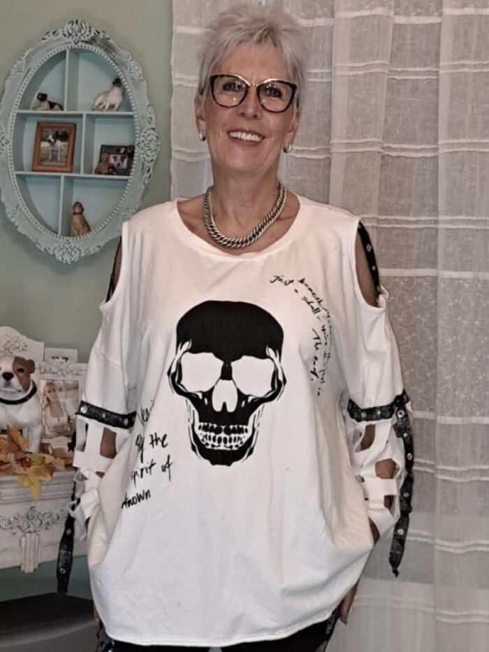 Sweater Skull Cut Out – Bild 8